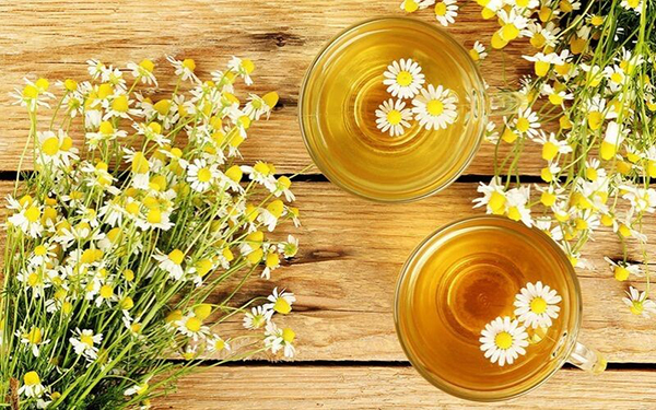 Trà hoa cúc mật ong có hương thơm nhẹ cùng vị ngọt đậm đà
